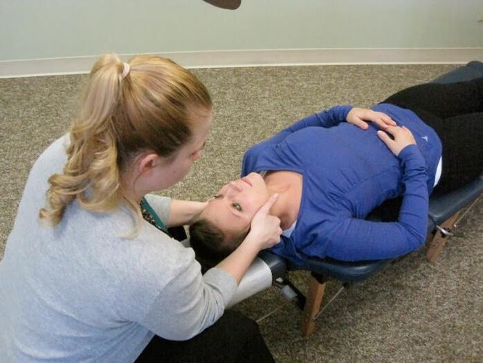Massage vun der Gebärmutterhalskierch ass fir Osteochondrose erfuerderlech